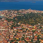 In With Seaview, Terrace, Air Condition, Wifi Holiday home *