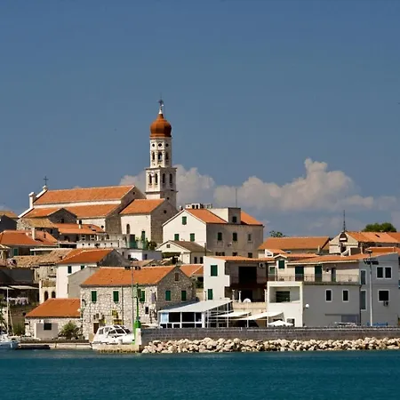 In With Seaview, Terrace, Air Condition, Wifi Vikendica