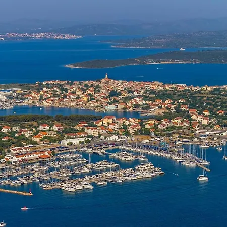 In With Seaview, Terrace, Air Condition, Wifi Holiday home