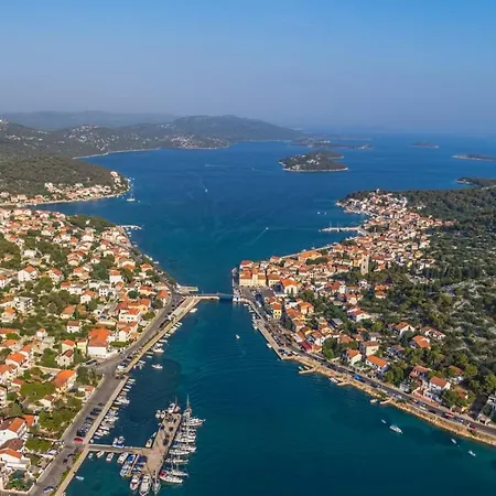 In With Seaview, Terrace, Air Condition, Wifi Betina (Sibenik-Knin)