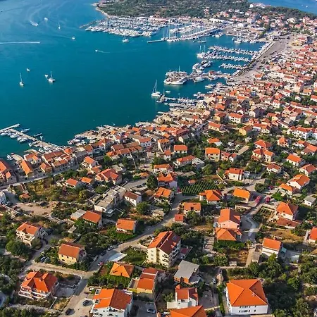 In With Seaview, Terrace, Air Condition, Wifi * Betina (Sibenik-Knin)