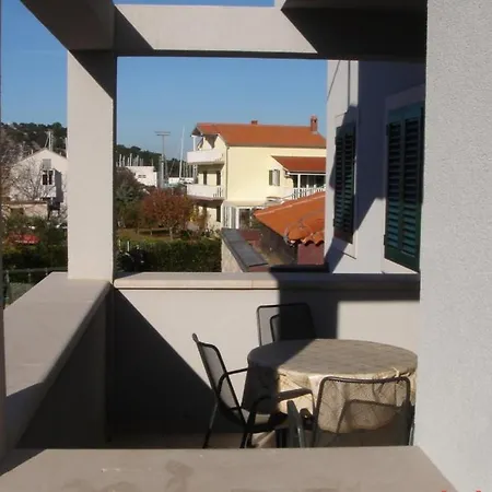 In With Seaview, Terrace, Air Condition, Wifi *