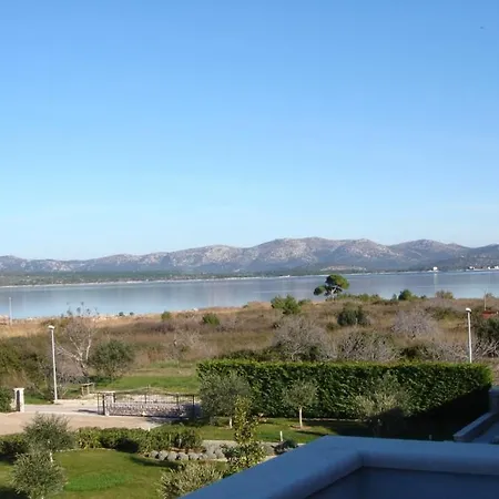 In With Seaview, Terrace, Air Condition, Wifi Betina (Sibenik-Knin)