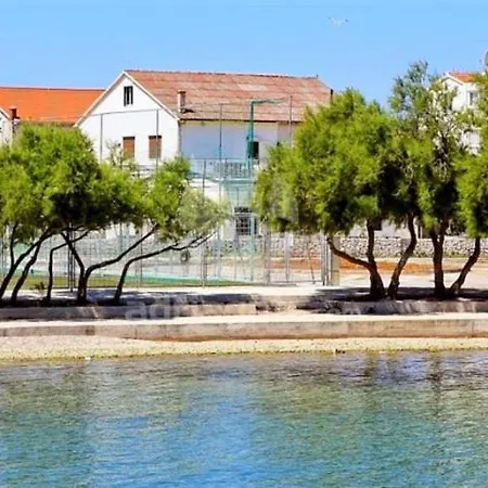 In With Seaview, Terrace, Air Condition, Wifi Betina (Sibenik-Knin)