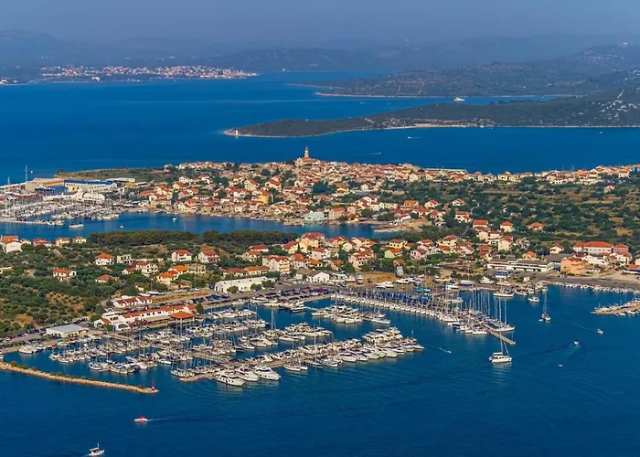 In With Seaview, Terrace, Air Condition, Wifi Prázdninový dům