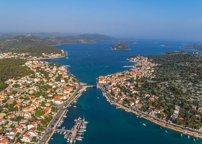 In With Seaview, Terrace, Air Condition, Wifi Betina (Sibenik-Knin)