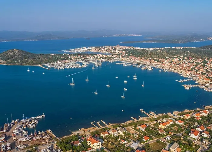 In With Seaview, Terrace, Air Condition, Wifi *