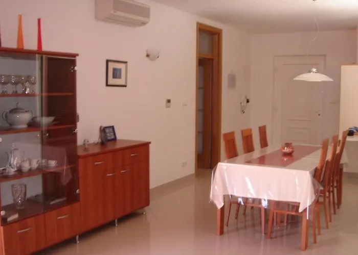 In With Seaview, Terrace, Air Condition, Wifi Prázdninový dům Betina (Sibenik-Knin)