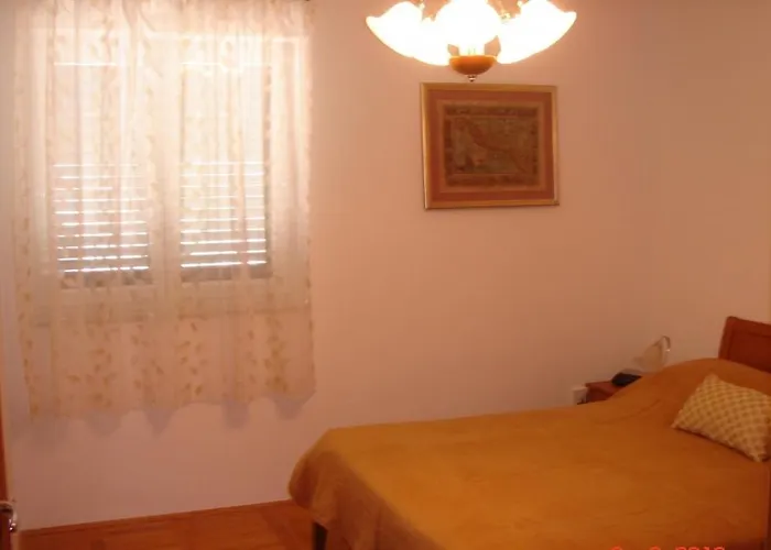 In With Seaview, Terrace, Air Condition, Wifi *