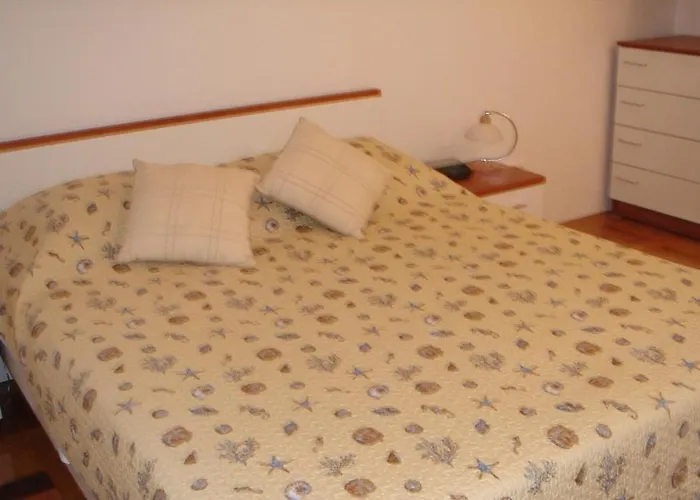 In With Seaview, Terrace, Air Condition, Wifi *