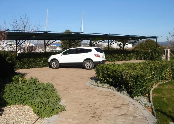 In With Seaview, Terrace, Air Condition, Wifi * Betina (Sibenik-Knin)